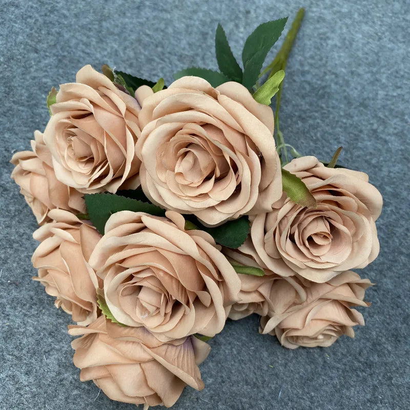 Buquê de Rosas Artificiais Elegantes para Decoração de Casamento