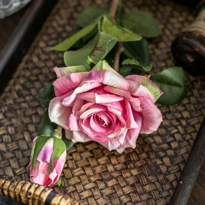 Rosas de Seda Artificiais para Decoração Elegante