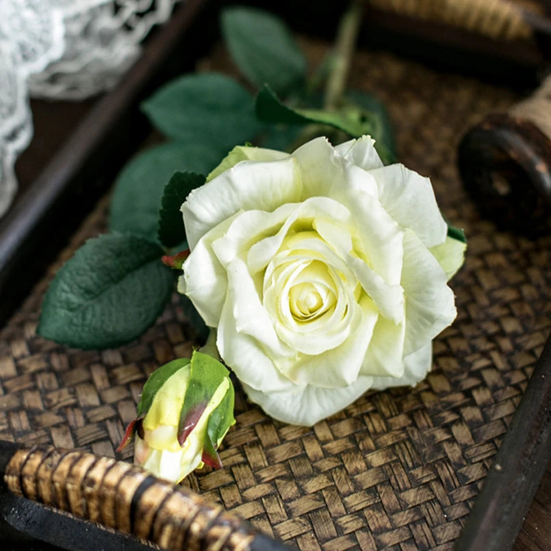 Rosas de Seda Artificiais para Decoração Elegante