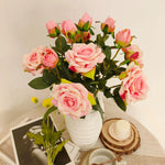 Carregue a imagem na visualização da galeria, Rosas de Seda Artificiais para Decoração Elegante
