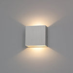 Carregue a imagem na visualização da galeria, Arandela Minimalista LED 6W: Elegância e Eficiência na Iluminação

