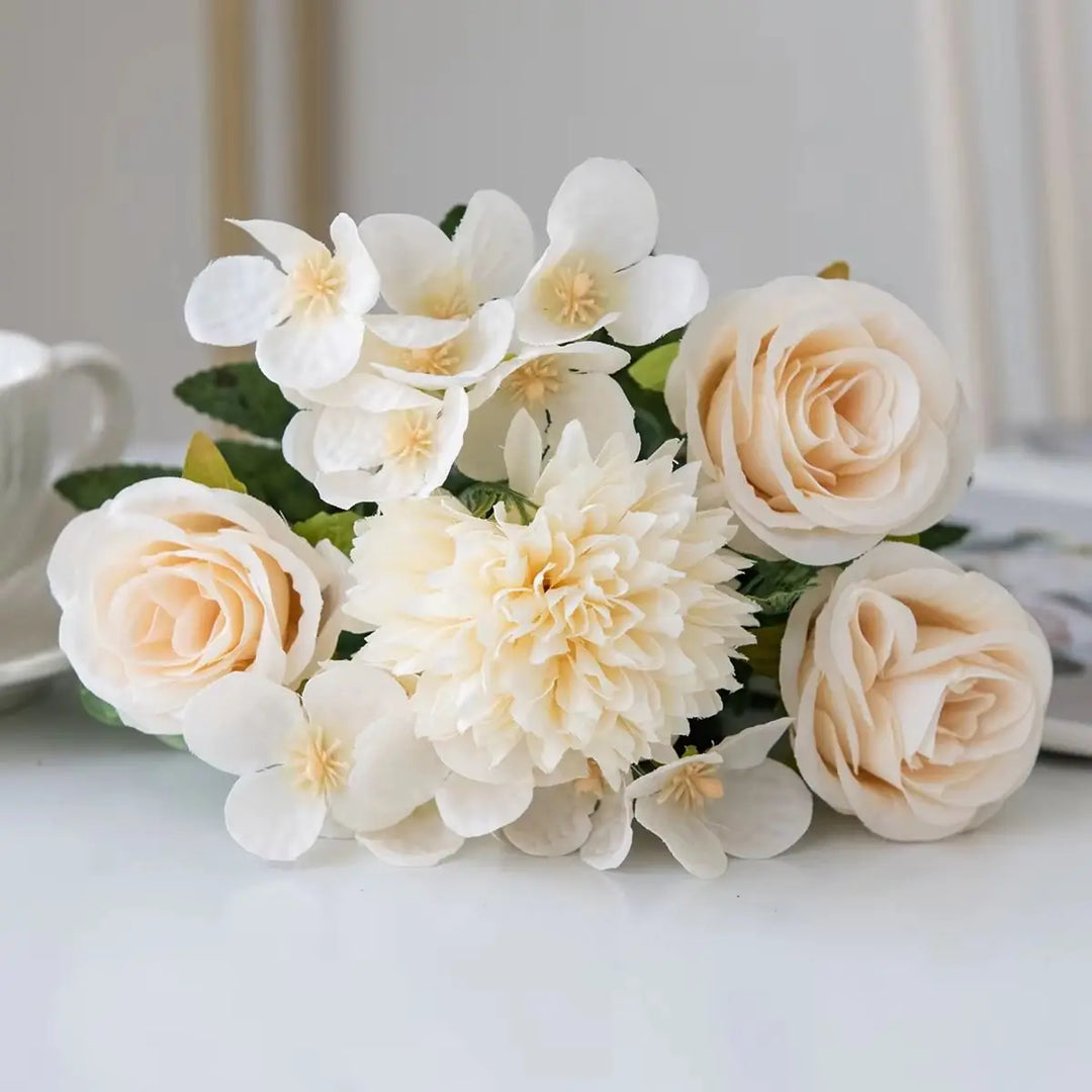Buquê Vintage de Flores Artificiais em Seda para Decoração Elegante