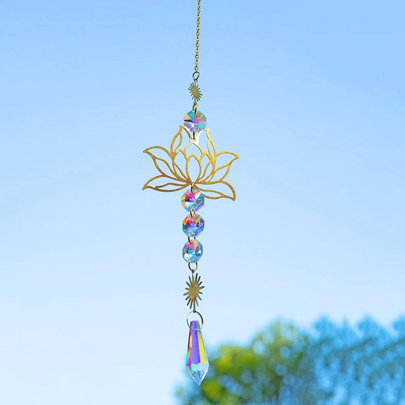 Suncatcher de Metal e Cristal: Charme e Luz para Sua Casa