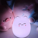 Carregue a imagem na visualização da galeria, Luz Noturna Gato com Toque: Proteção Visual e Cores Vibrantes
