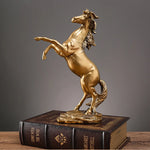 Carregue a imagem na visualização da galeria, Escultura de Cavalo em Resina: Elegância e Inspiração para Sua Decoração
