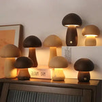 Carregue a imagem na visualização da galeria, Luminária de Mesa Infantil LED com Toque e Design em Cogumelo Loja Salve Decor
