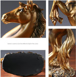 Carregue a imagem na visualização da galeria, Escultura de Cavalo em Resina: Elegância e Inspiração para Sua Decoração
