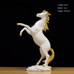 Carregue a imagem na visualização da galeria, Escultura de Cavalo em Resina: Elegância e Inspiração para Sua Decoração
