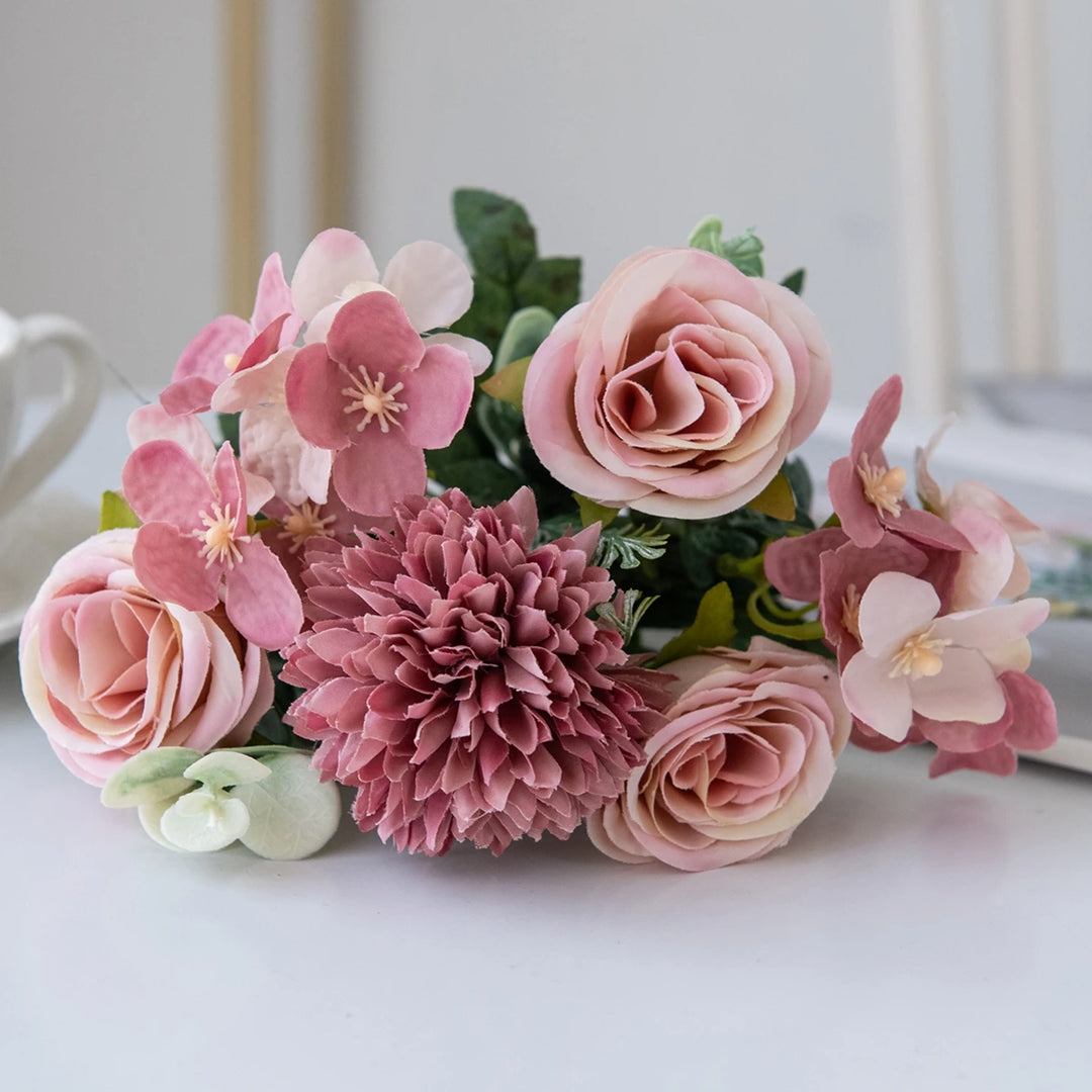Buquê Vintage de Flores Artificiais em Seda para Decoração Elegante