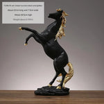 Carregue a imagem na visualização da galeria, Escultura de Cavalo em Resina: Elegância e Inspiração para Sua Decoração
