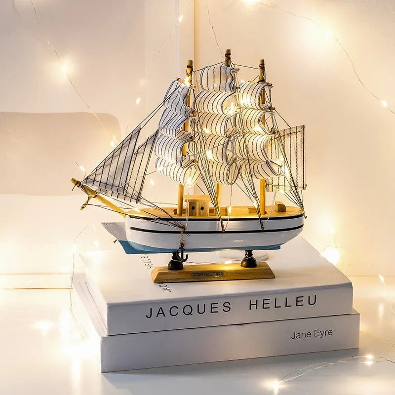 Modelo Decorativo de Veleiro em Madeira para Ambientes Náuticos