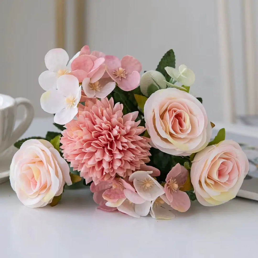 Buquê Vintage de Flores Artificiais em Seda para Decoração Elegante