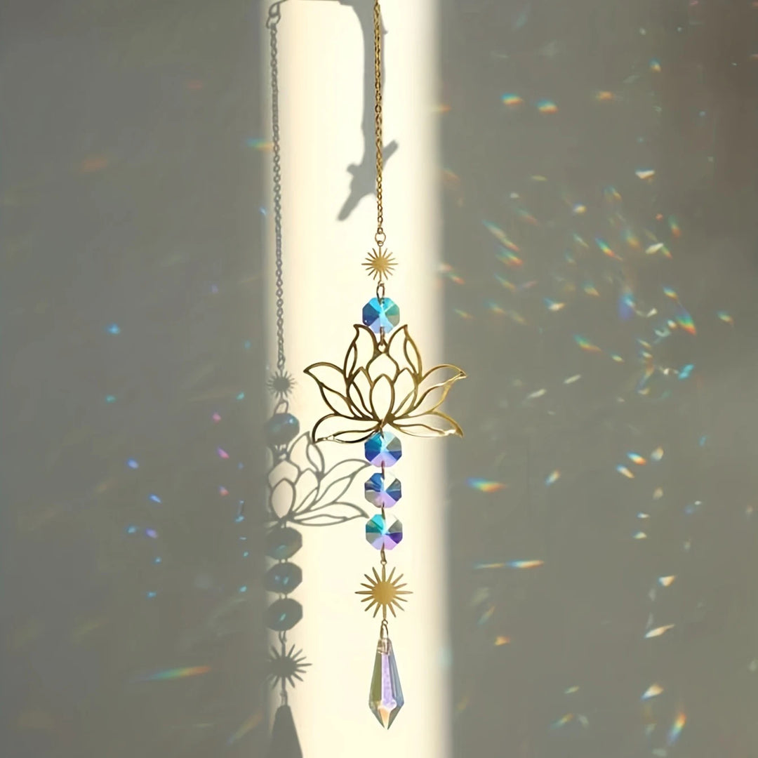 Suncatcher de Metal e Cristal: Charme e Luz para Sua Casa